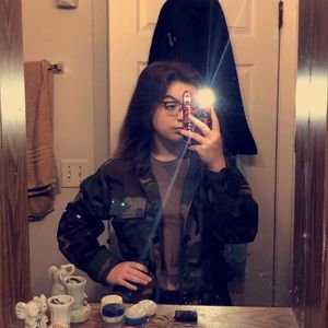 Meet your Posher, Jocelyn